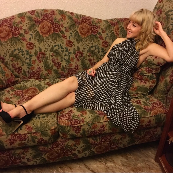 Meet your Posher, Ash - Picture 1 of 6